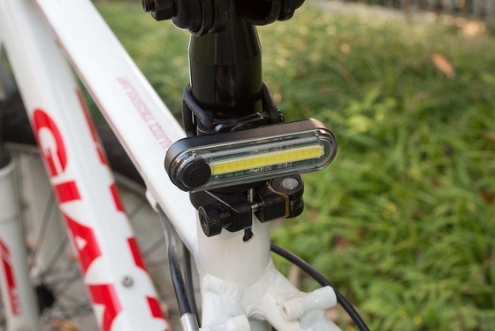 Đèn pin lithium có thể sạc lại cho xe đạp Đèn phía trước Đèn sáng 100%